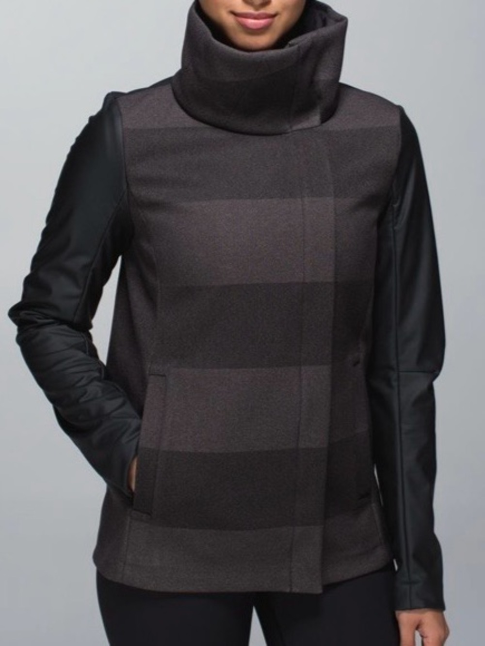 Lululemon Brisky Biker Softshell Jacket Striped Black Charcoal Medium 8 10